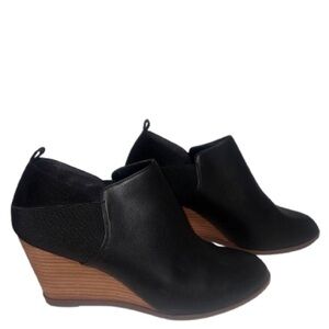 Dr. Scholls- Black and brown booties